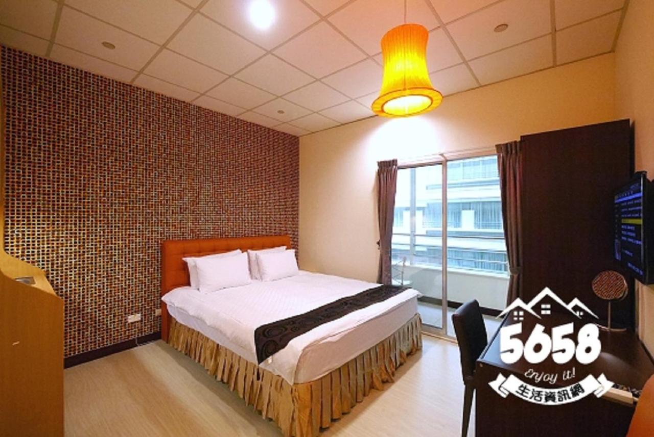 85 Eagle Hotel Kaohsiung Buitenkant foto