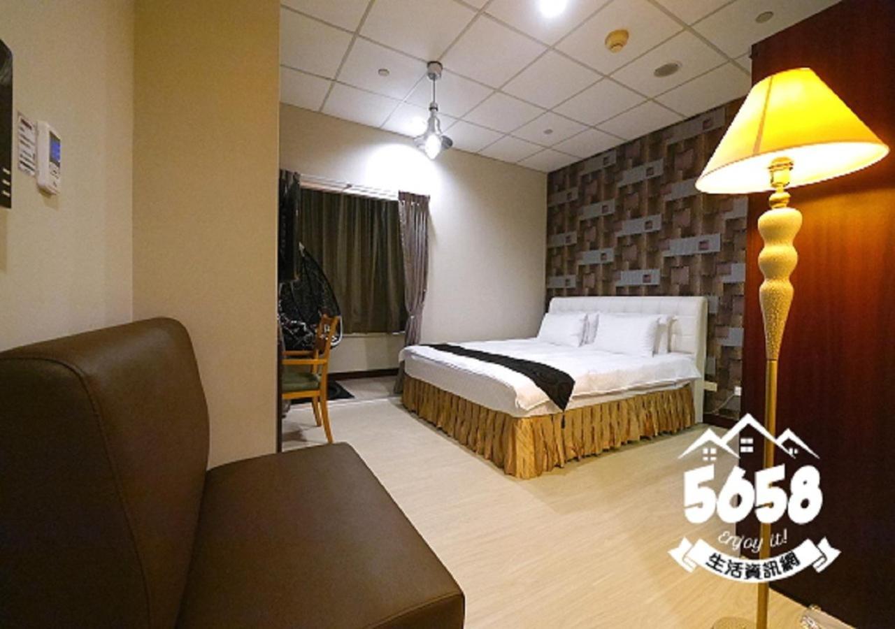 85 Eagle Hotel Kaohsiung Buitenkant foto