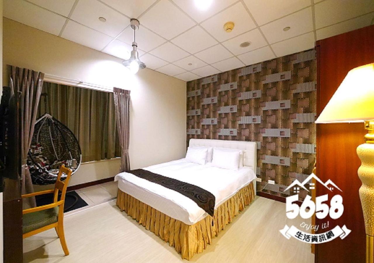 85 Eagle Hotel Kaohsiung Buitenkant foto