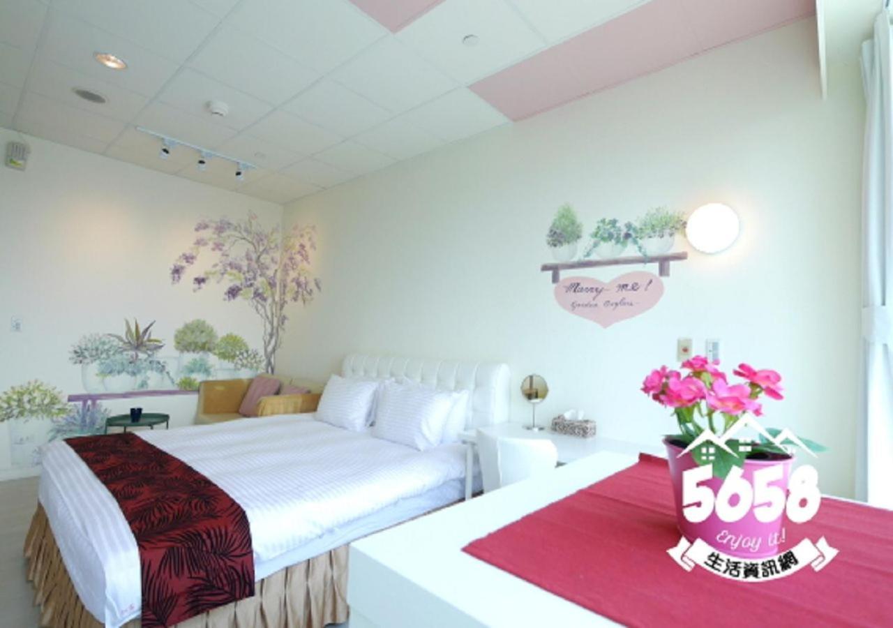 85 Eagle Hotel Kaohsiung Buitenkant foto