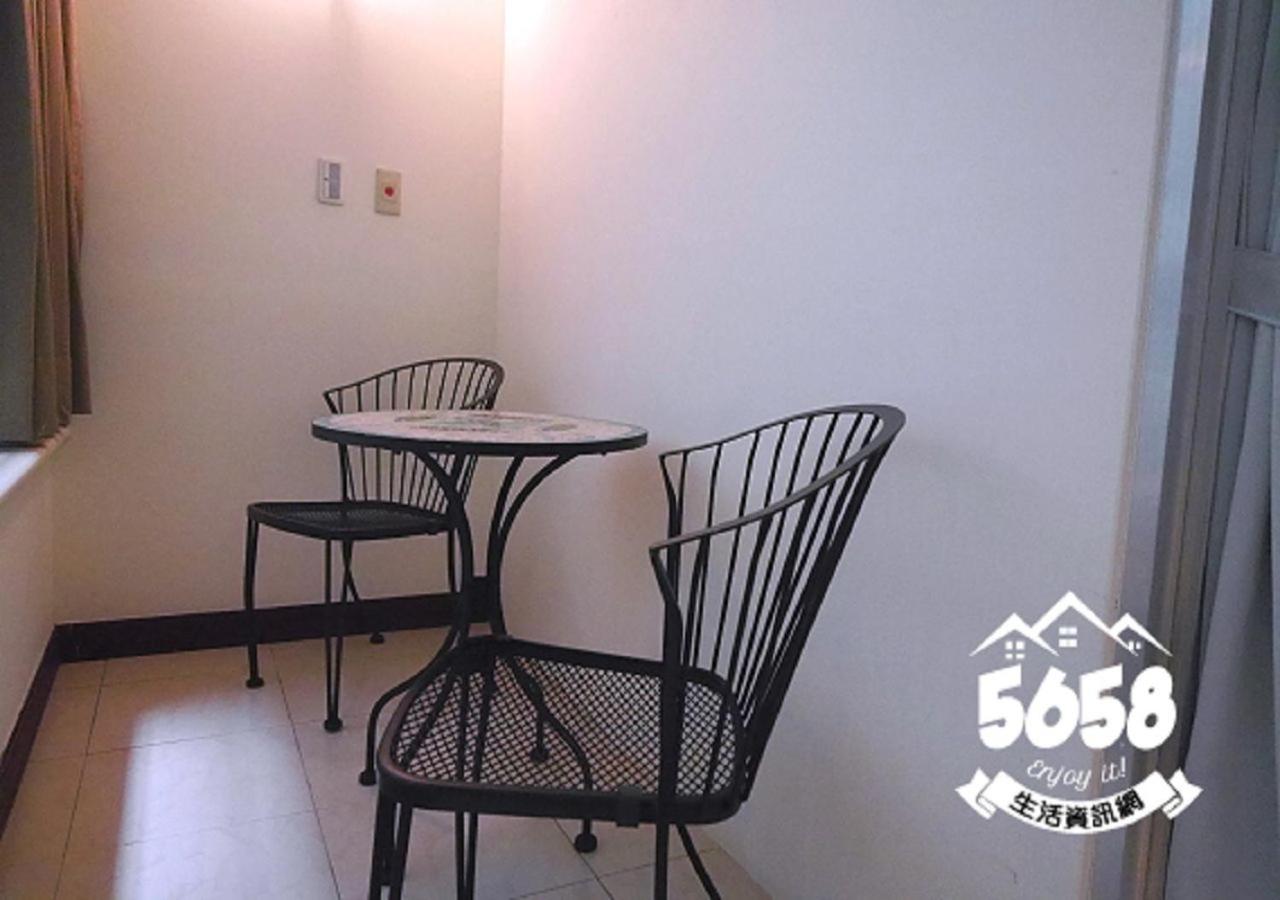 85 Eagle Hotel Kaohsiung Buitenkant foto